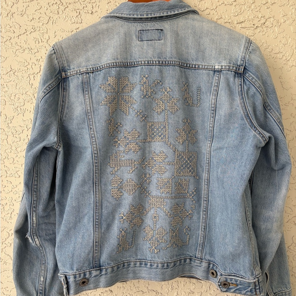 Lucky Brand Embroidered Denim TruckerJacket Boho Aztec Festival Size M (Fits S)